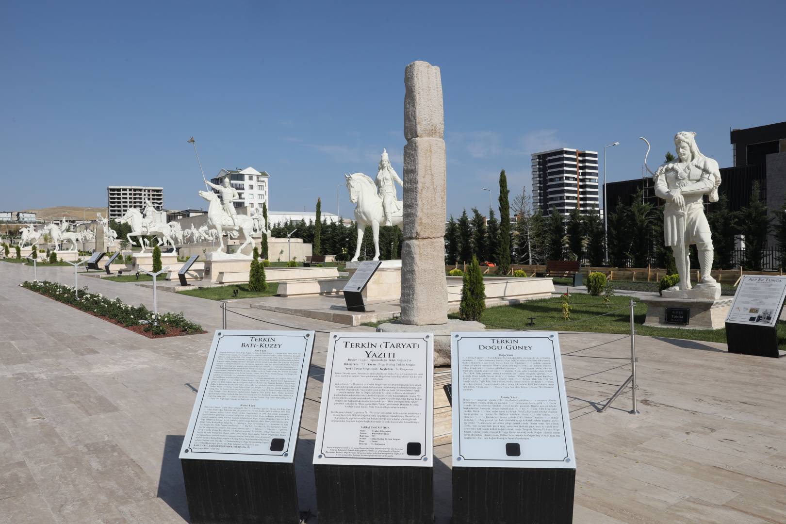 Türk Tarih Müzesi’ ne Rektörlerden Tam Not